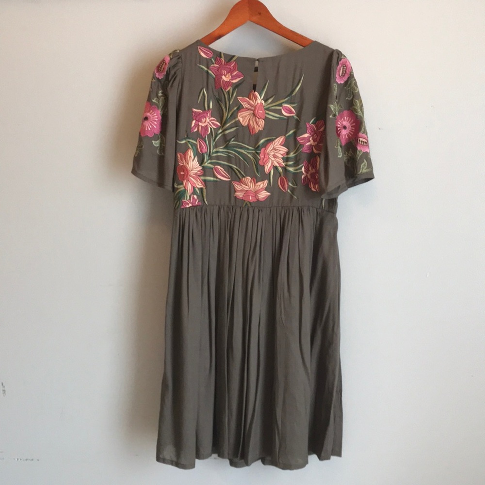 anthropologie Aika Embroidered Dress - Picture 6 of 8